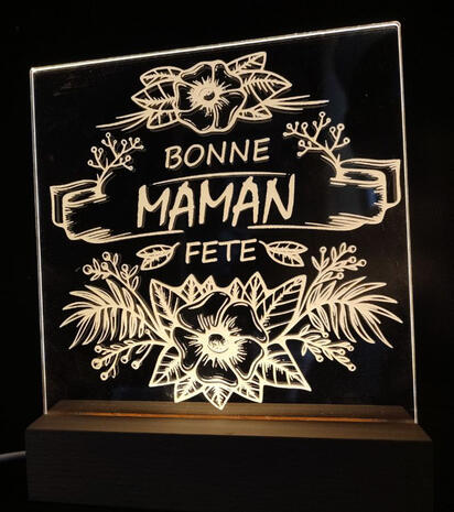 Gravure sur acrylique, illuminé